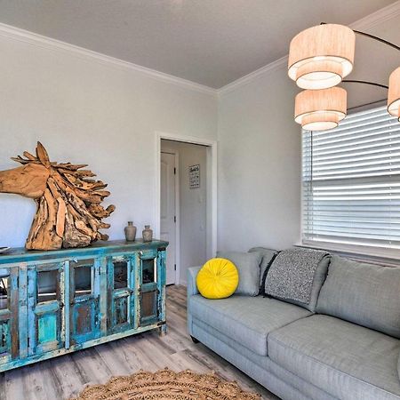 Coastal Surfside Beach House Walk To The Ocean! 외부 사진